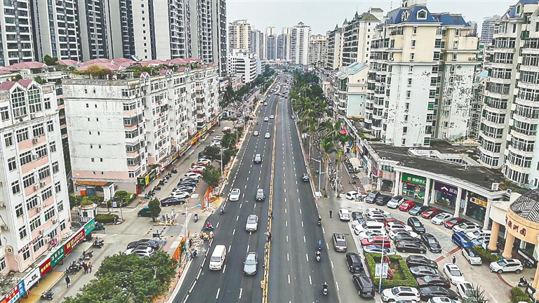 双向四车道变双向六车道 海口海德