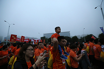 2017年富力海口马拉松赛 市民快乐奔跑