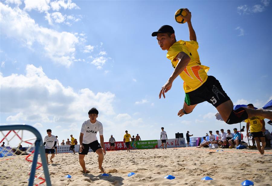 第二届沙滩巧固球锦标赛在三亚举行
