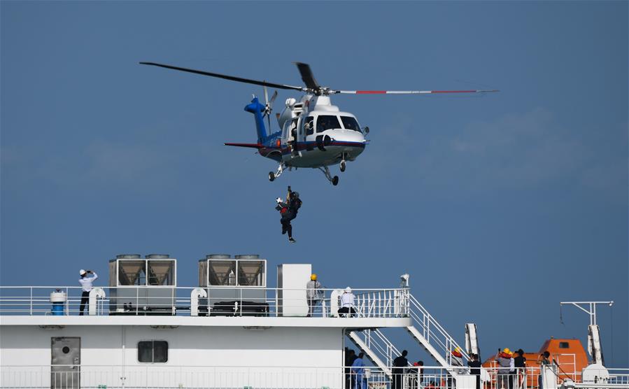 琼州海峡客滚船海上大型应急救助综合演练在海口举行