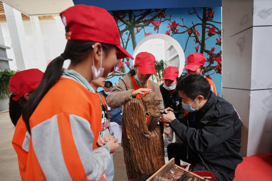 2020海南自贸港大国非遗工匠艺术珍品展在海南省博物馆举行