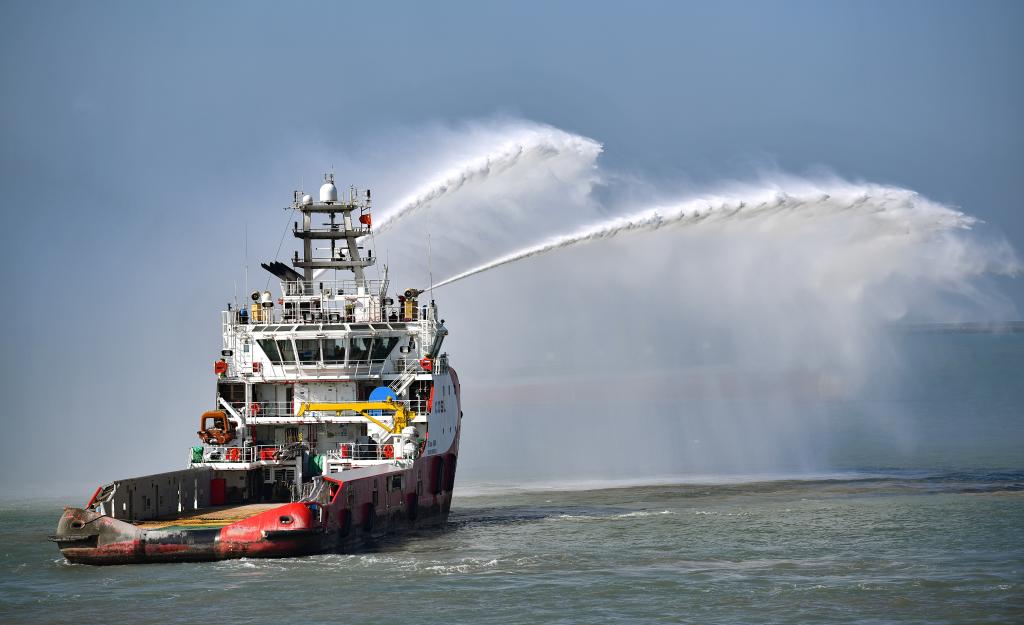 琼州海峡海上危险货物运输综合应急演练举行