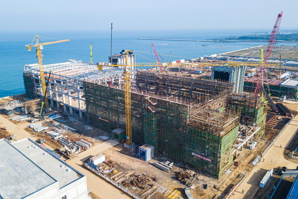 华能洋浦天然气热电联产项目（一期）主厂房开始封顶