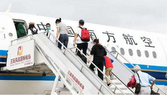 9日以来海口三亚两大机场共计保障27211名旅客返程
